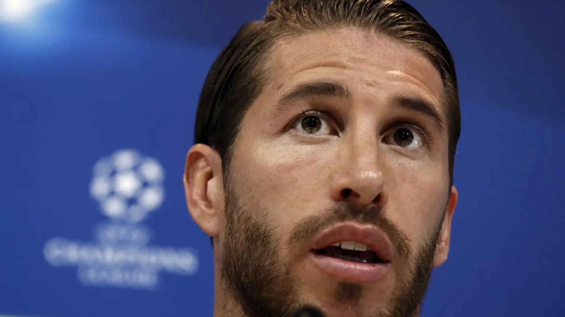 El defensa del Real Madrid Sergio Ramos, durante la rueda de prensa ofrecida tras el entrenamiento que ha realizado hoy la plantilla en Valdebebas