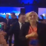 Le Pen, bailando YMCA