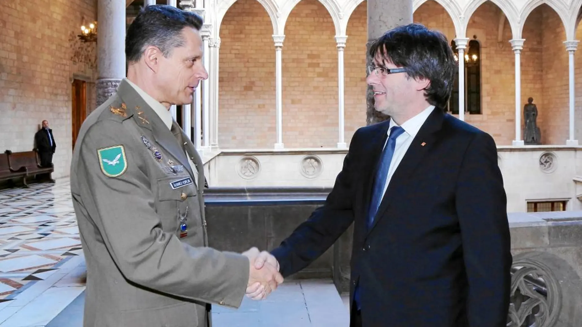 El President soberanista y el inspector del ejército español