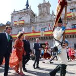 El consejero de Fomento y Medio Ambiente, Juan Carlos Suárez-Quiñones, participa en los actos del Día del Bierzo, junto a la alcaldesa de Ponferrada, Gloria Merayo