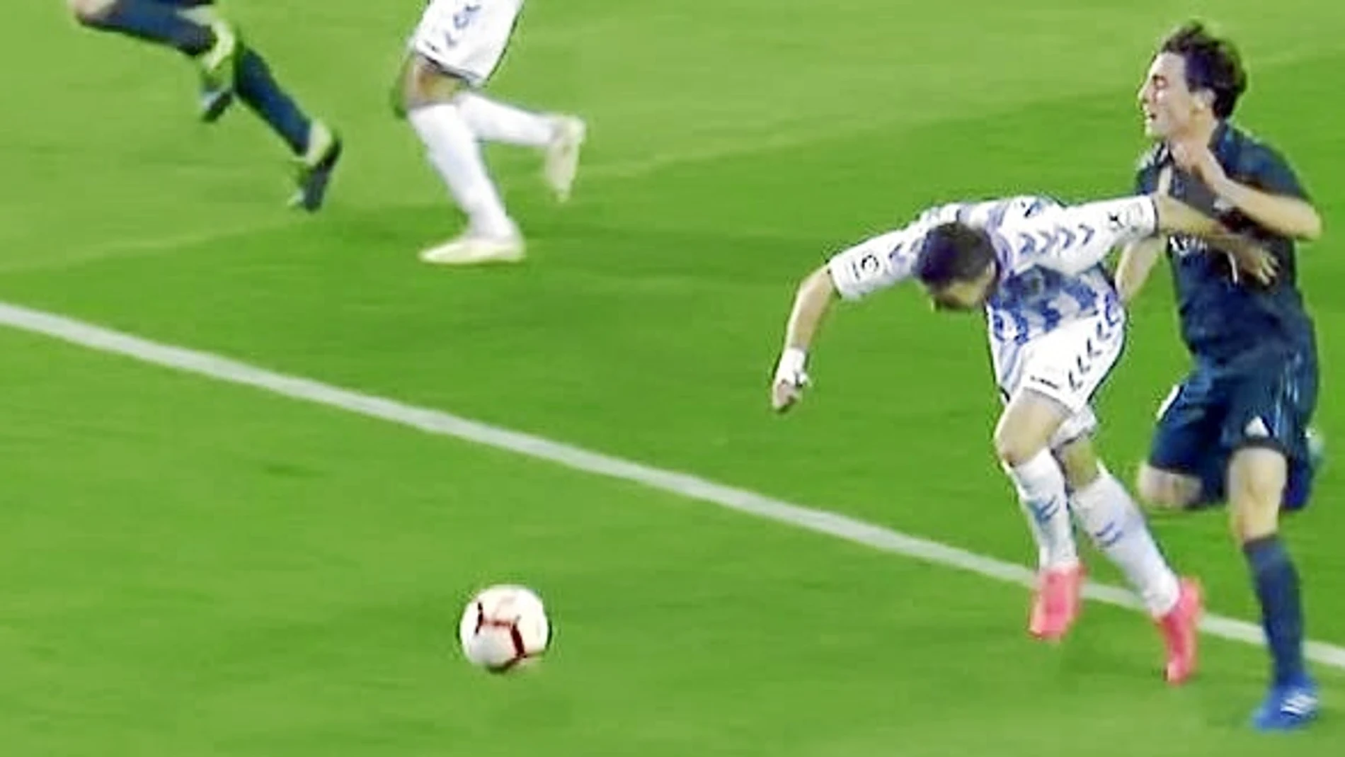 El VAR de El Chiringuito: ¿Penalti de Odriozola a Óscar Plano?
