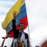 Juan Guaidó, anuncia que asume las competencias del Ejecutivo. EFE/ Miguel Gutiérrez