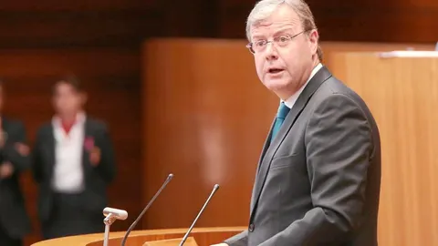 El procurador del PP y alcalde de León, Antonio Silván, defiende la estrategia coordinada para aprovechar mejor el AVE