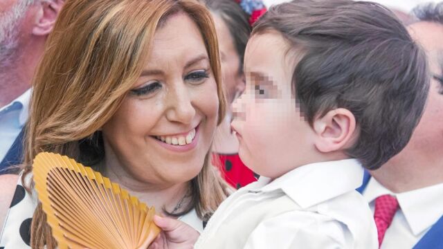 La presidenta andaluza, Susana Díaz, ayer, durante su visita a la Feria de Abril de Sevilla