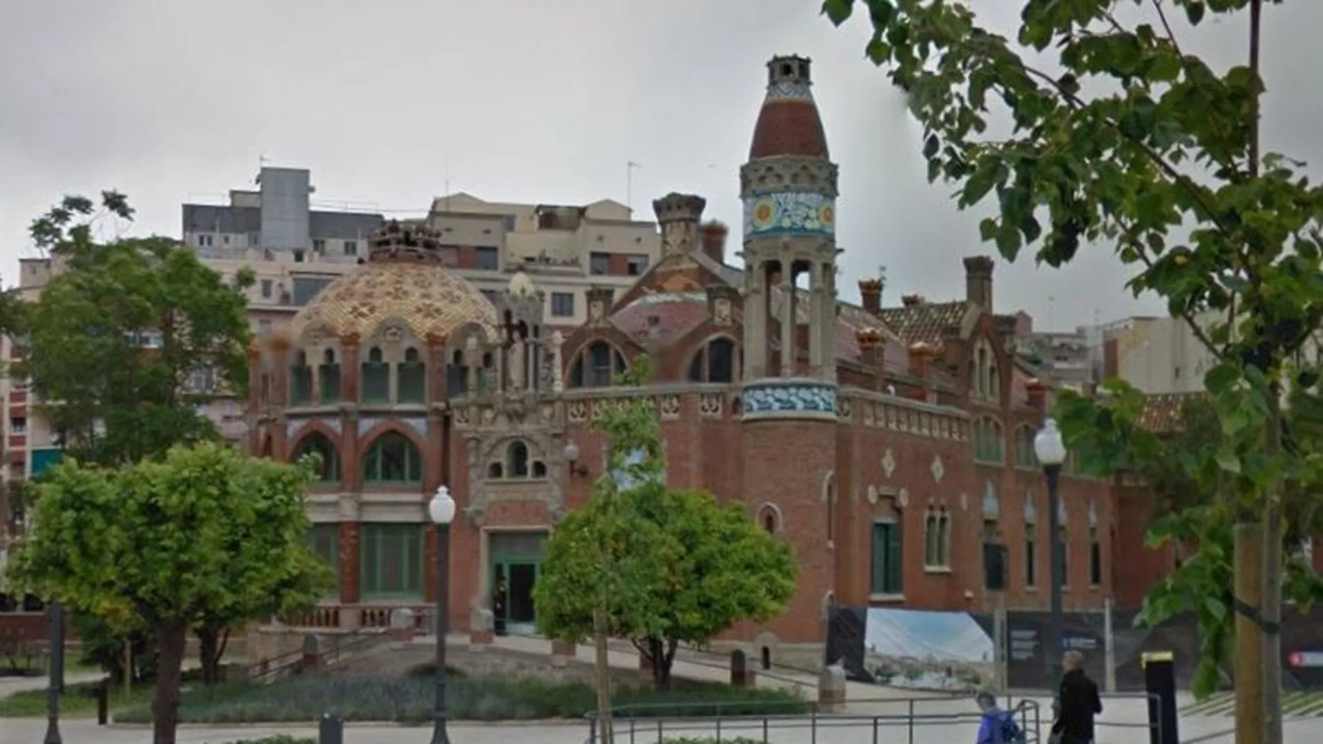 La víctima fue trasladada al Hospital de Sant Pau, donde falleció de madrugada