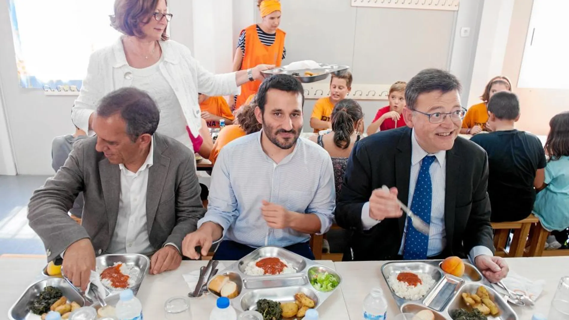 Miquel Soler, Vicent Marzà y Ximo Puig comiendo en el Ciutat de Cremona