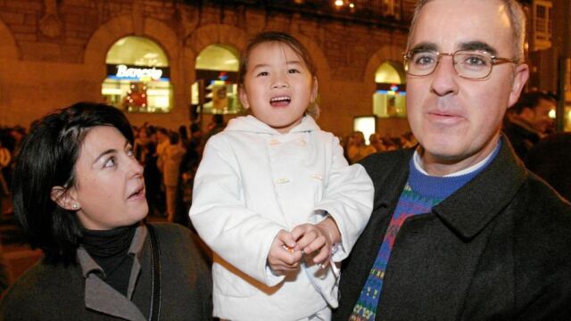 Asunta al poco tiempo de ser adoptada por Rosario Porto y Alfonso Basterra