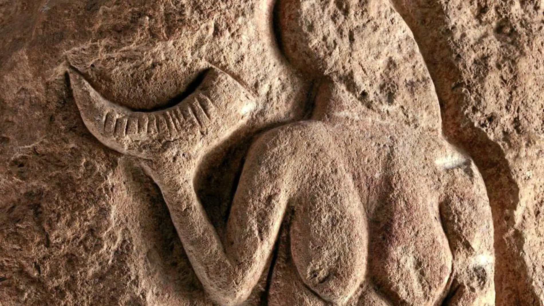 La Venus de Laussel, una obra icónica del arte del paleolítico, está relacionada con un conjunto de representaciones relacionadas con la fertilidad