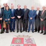 El presidente de Castilla y León junto con los representantes del Consejo Regional de Cámaras, tras suscribir el convenio de colaboración