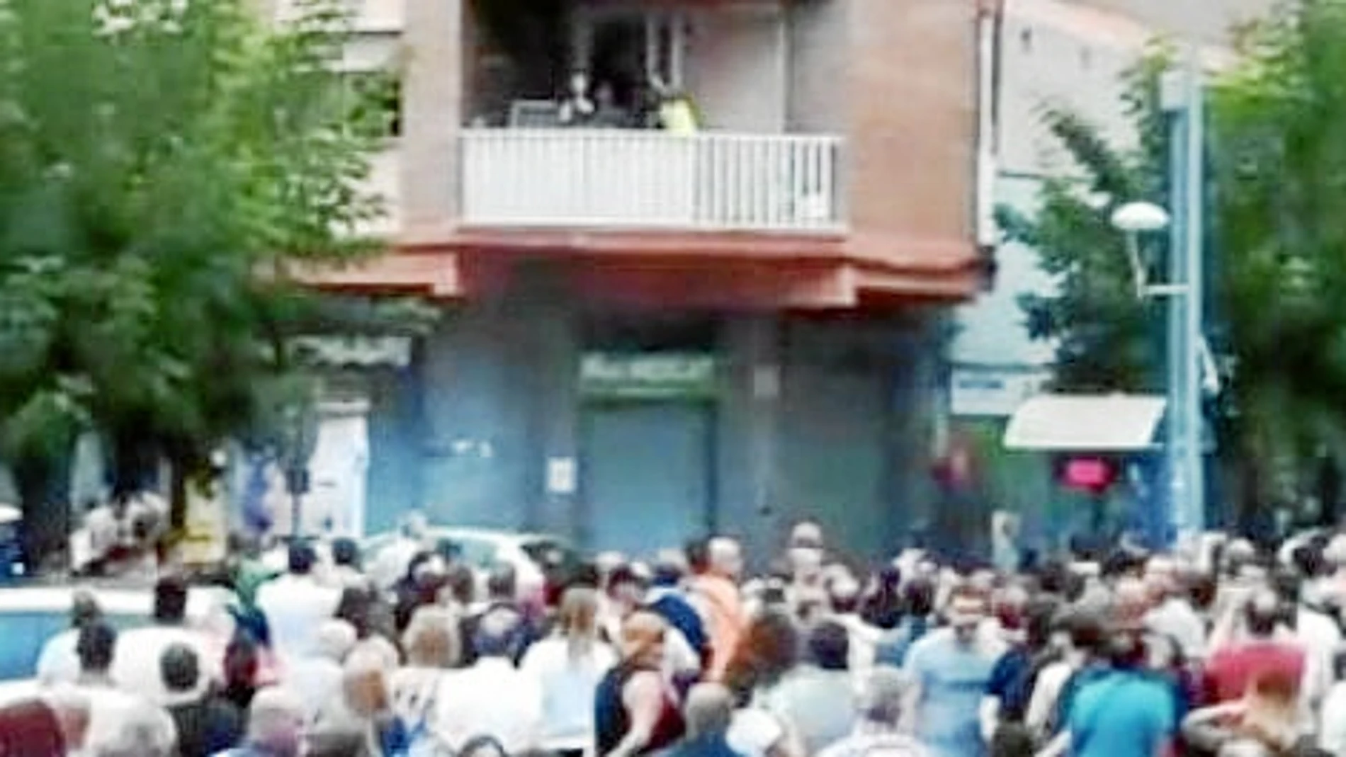 La conflictividad provocada por la familia en un barrio de La Llagosta derivó en una fuerte batalla campal el sábado. Foto: La Razón