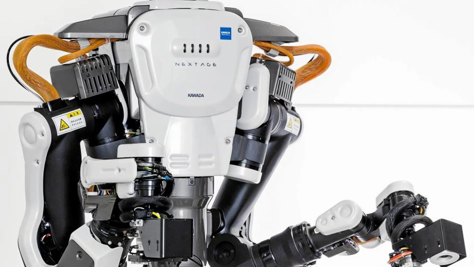 El robot Nextage: Está diseñado para trabajar con humanos en un mismo entorno laboral