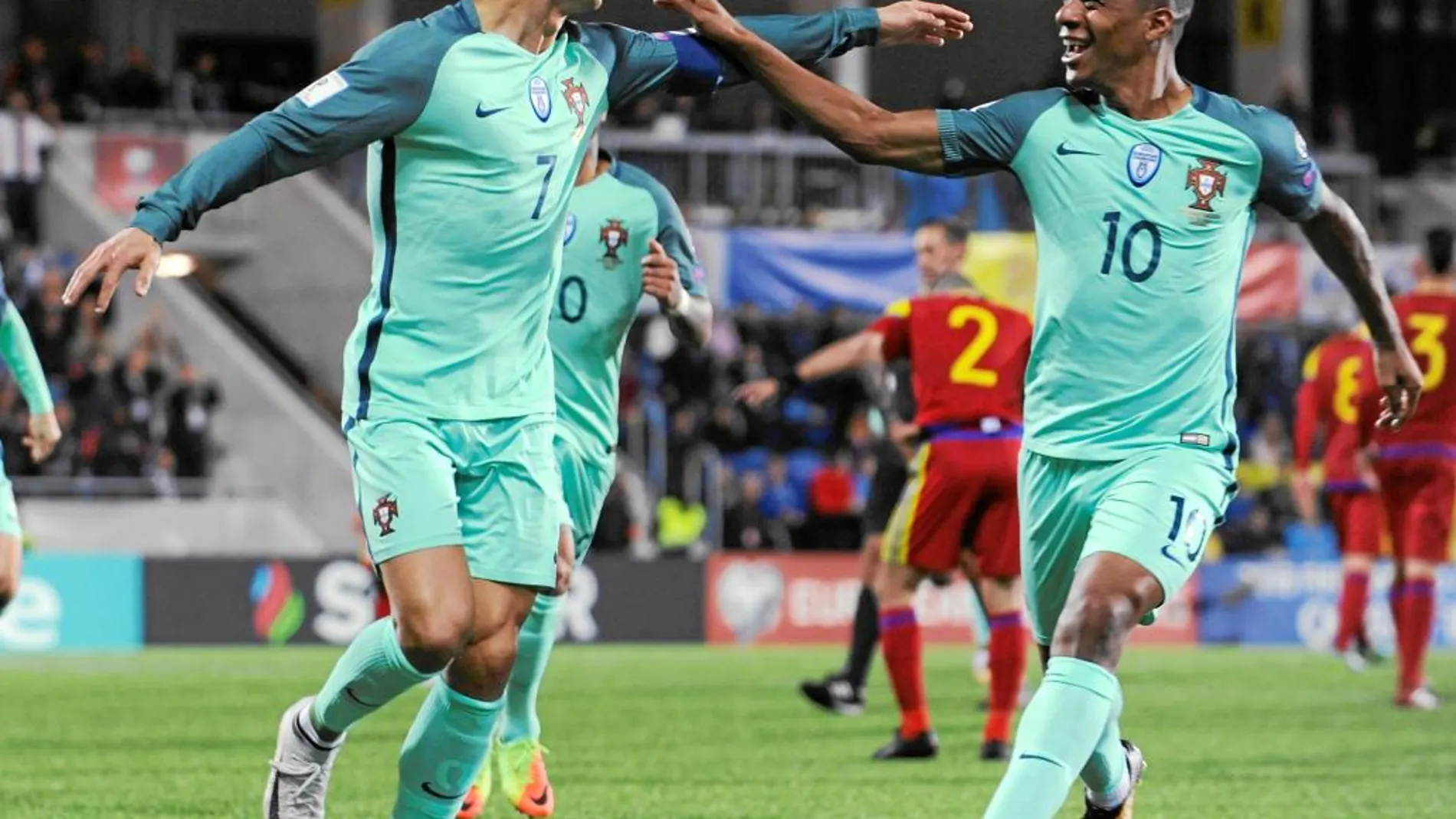 Cristiano Ronaldo abrió el marcador para Portugal y encauzó la victoria de los suyos