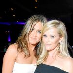 Jennifer Aniston (a la izda.) y Reese Witherspoon son las protagonistas de «The Morning Show»