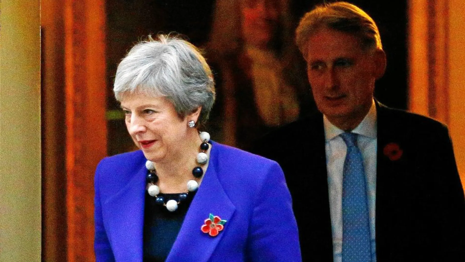 La «premier» Theresa May trata de aplacar a Bruselas y a los euroescépticos / Reuters