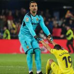 Asenjo levanta a Cazorla