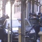 Los Mossos d'Esquadra, ante el Ateneu Llibertari de Sants durante una operación contra una organización criminal de tipo terrorista