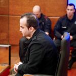 El presunto asesino de una bebé en Vitoria declara hoy en el juicio que se sigue contra él en la Audiencia Provincial de Álava / Efe