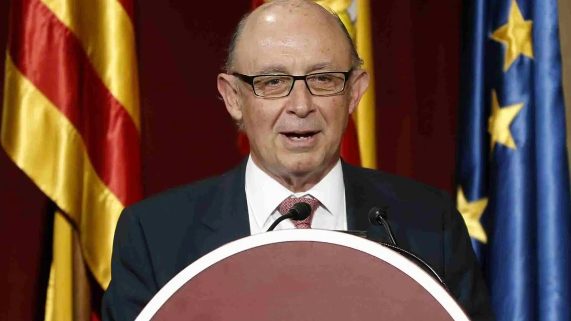 Cristóbal Montoro, durante su intervención esta tarde en la Asamblea General de la patronal Foment del Treball, celebrada en su sede en Barcelona.