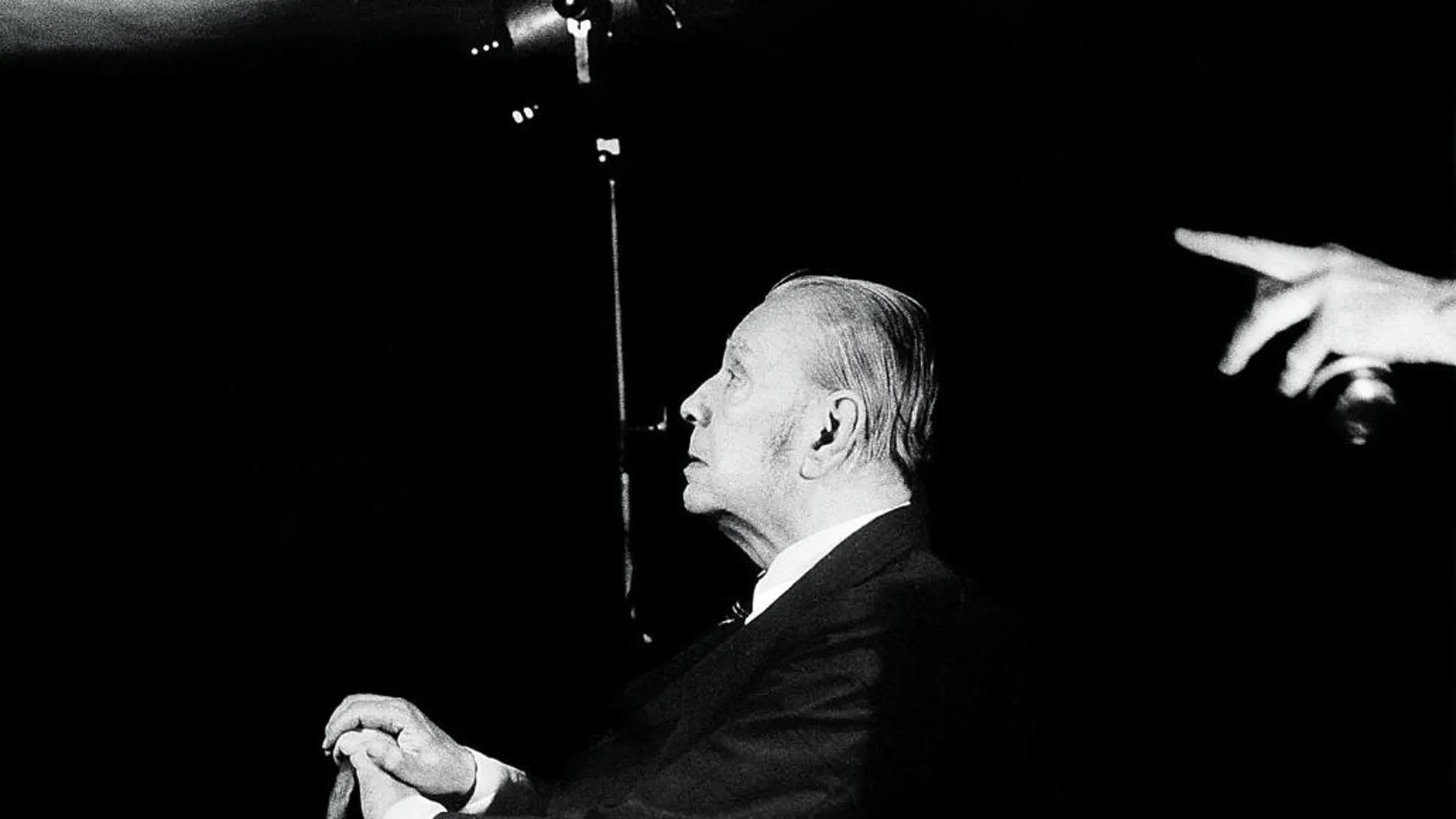 Daniel Mordzinski retrató a Jorge Luis Borges en 1978 en el barrio porteño de San Telmo