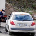Gendarmes galos, durante un control de carretera en el sur de Francia