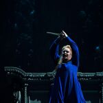 Irene Theorin como la Gioconda en el momento de su suicidio