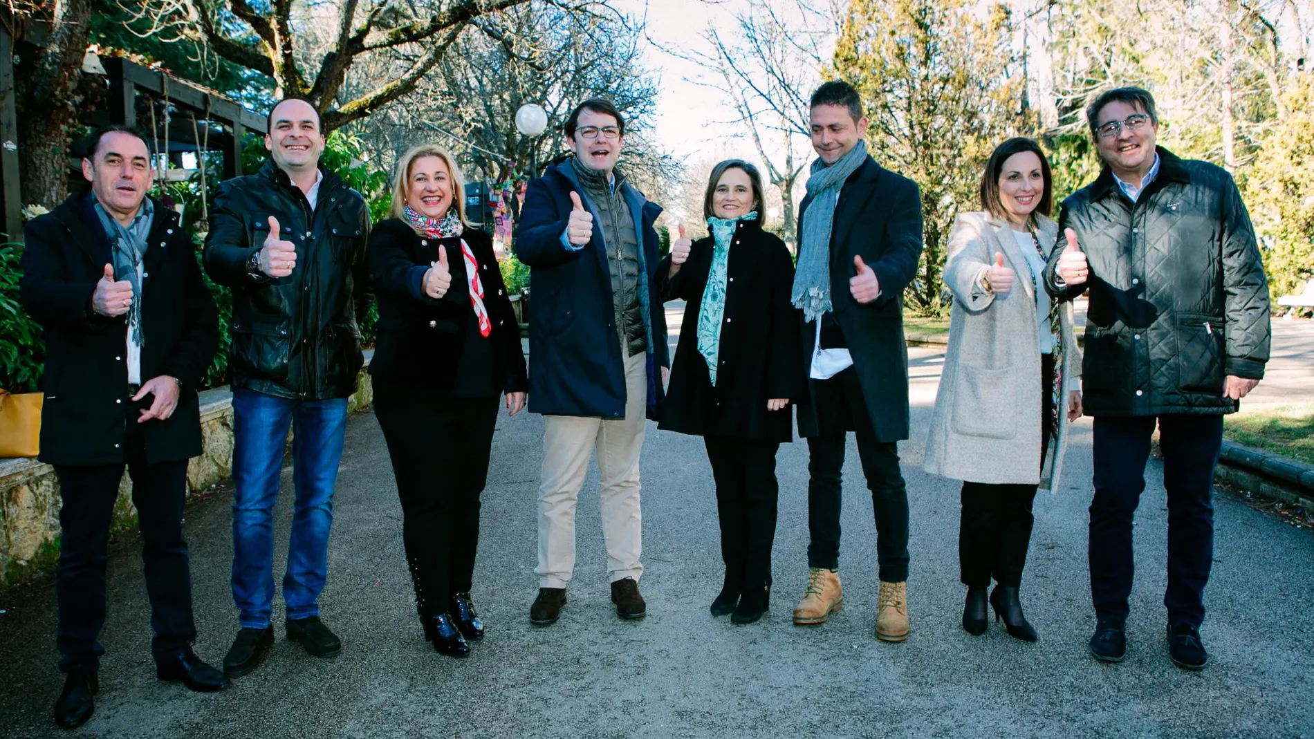 El presidente del PP, Alfonso Fernández Mañueco, junto a la presidenta provincial de Soria, Yolanda de Gregorio, y varios de los candidatos a las próximas elecciones municipales