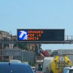 Uno de los carteles luminosos «erróneos» en la avenida Meridiana de Barcelona