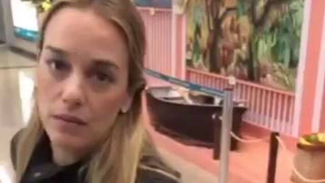 Imagen de Tintori en el aeropuerto