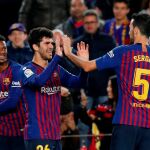 Carles Aleñá celebra con sus compañeros el gol con el que estrena su cuenta con el primer equipo azulgrana / Foto. Efe