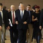 El primer ministro Benjamin Netanyahu as su llegada al Kneset, el Parlamento israelí, ayer