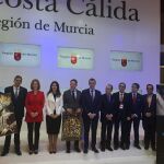 La delegación regional con la consejera de Turismo, Miriam Guardiola, y el alcalde, José Ballesta
