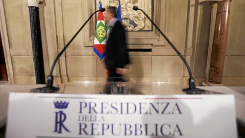 Atril de las ruedas de prensa en el Quirinal, sede de la presidencia italiana