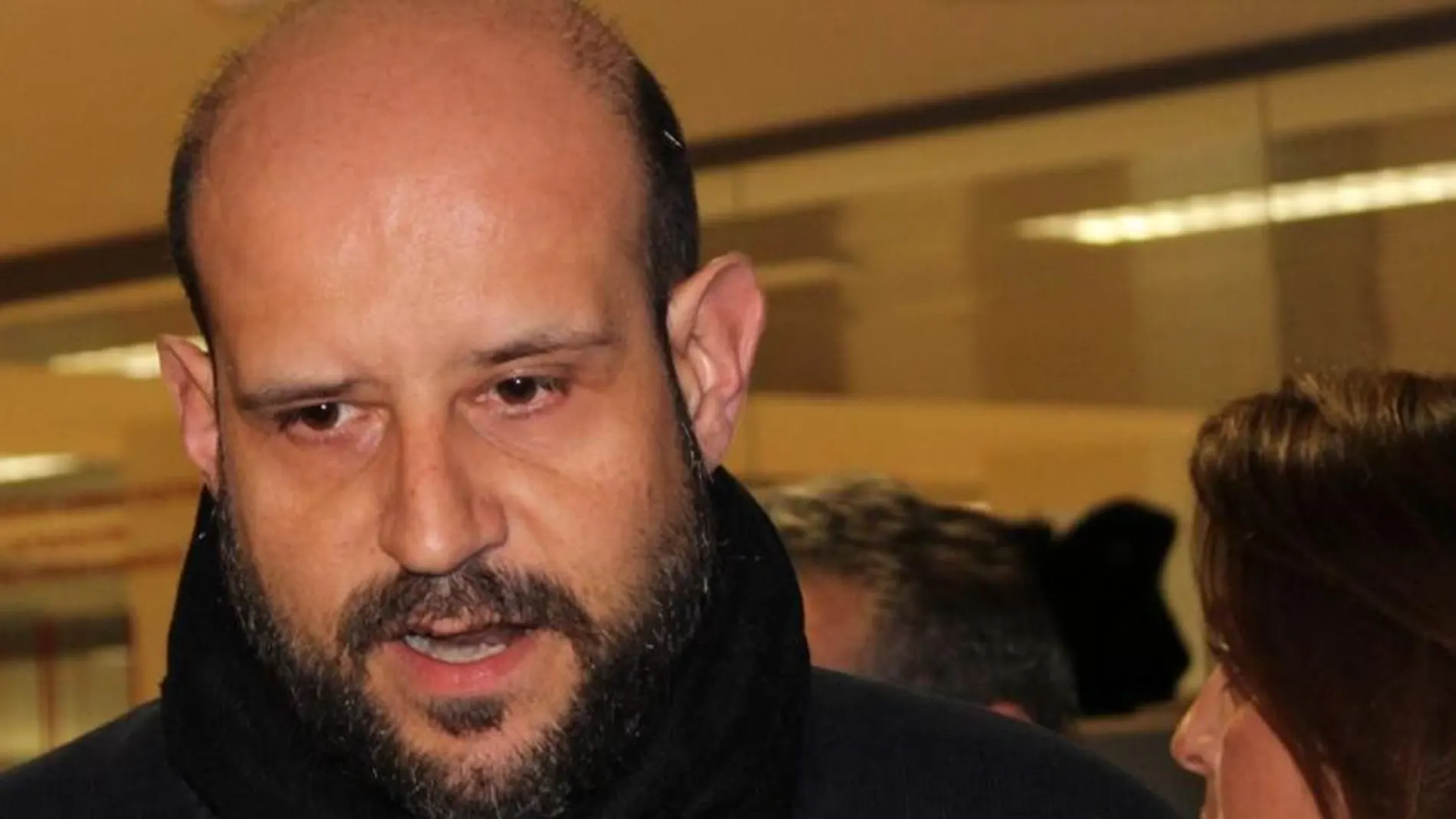 El portavoz del PP en Cartagena, Diego Ortega, ante los medios