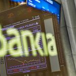 Pese a que el día de su estreno las acciones de Bankia aguantaron el tipo, al final la entidad tuvo que ser rescatada con dinero público
