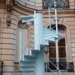 Un tramo de las primeras escaleras que sirvieron para subir a la torre Eiffel