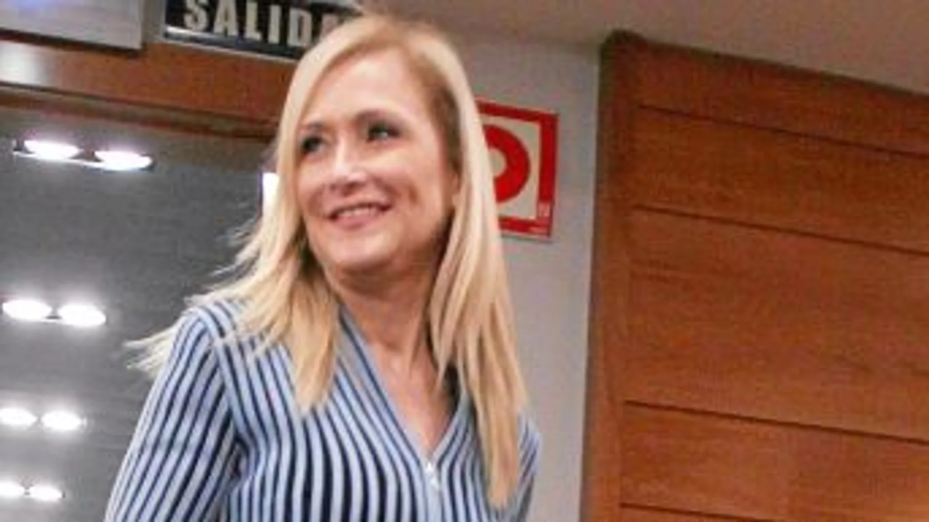 Cristina Cifuentes ve con alivio la marcha de Aguirre