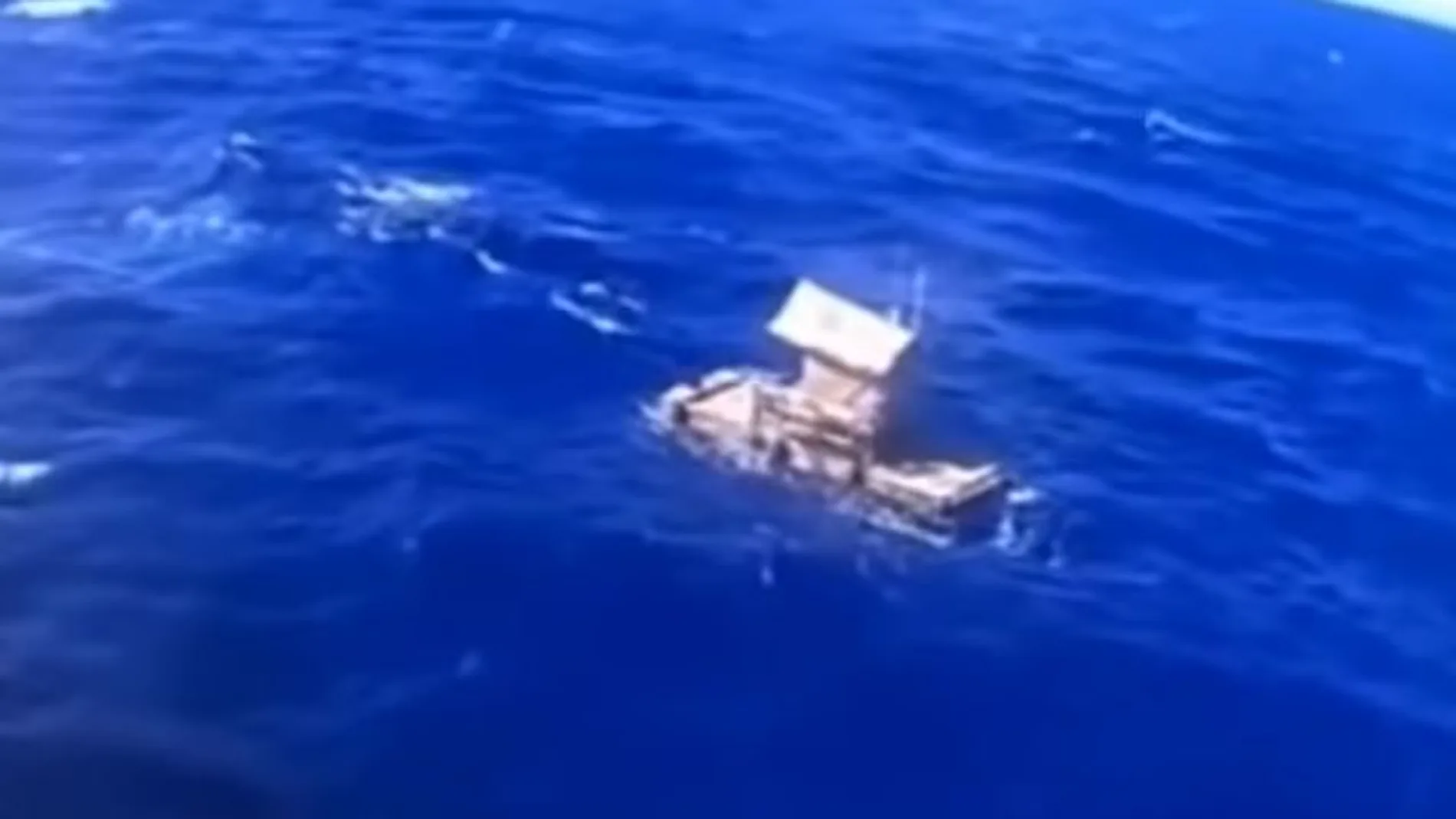Un joven indonesio sobrevive 48 días a la deriva en una trampa flotante para peces