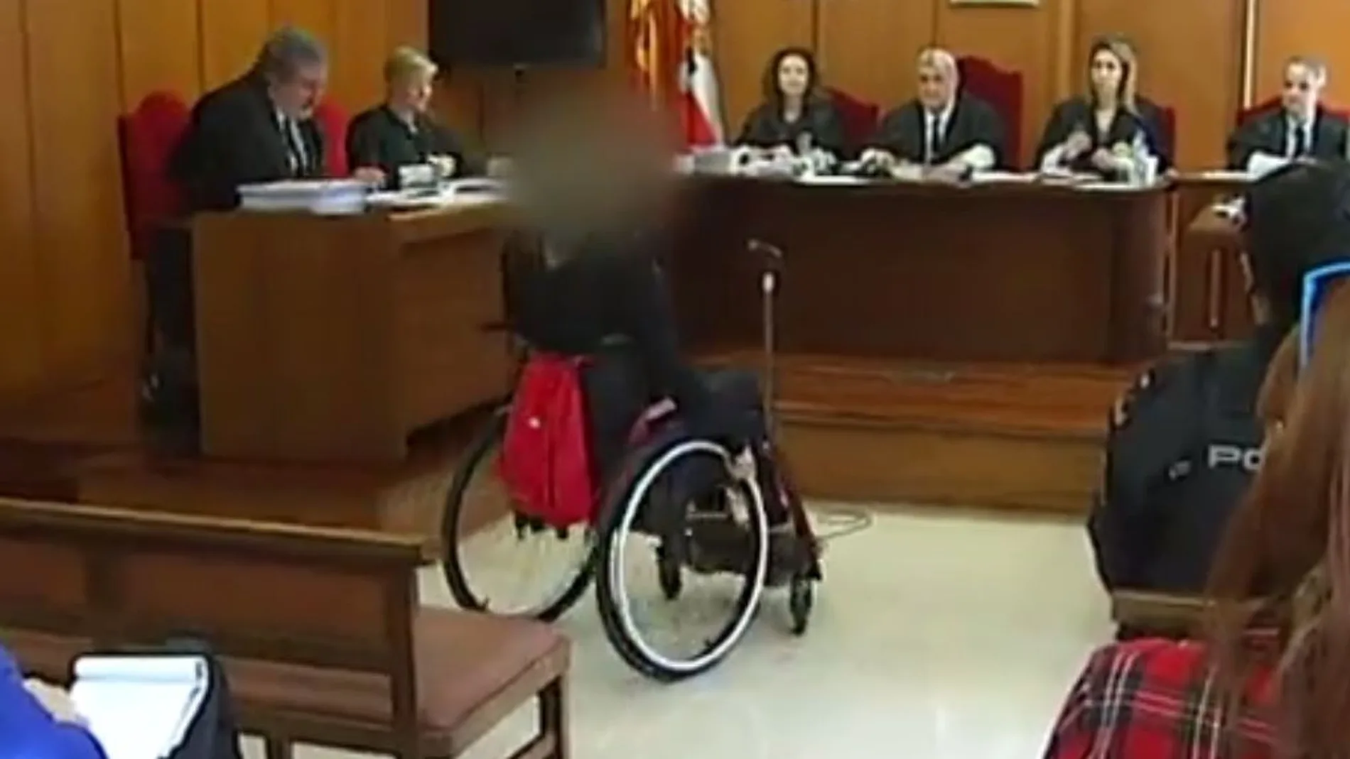 La víctima declarando en la Audiencia de Cantabria