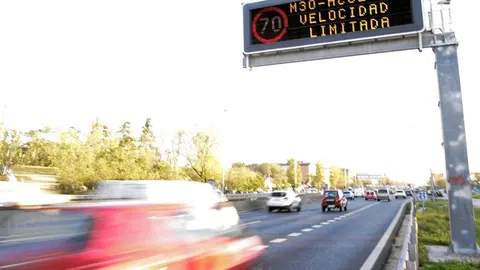 El protocolo para contrarrestar la contaminación mantuvo reducida la velocidad en la M-30 y los accesos a la capital a 70 kilómetros por hora los pasados jueves y viernes