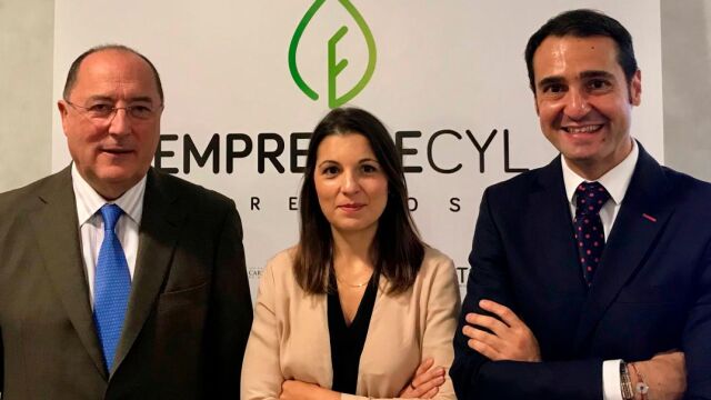 El presidente de la Fundación Matarromera, Carlos Moro; la presidenta de ATA en Castilla y León, Soraya Mayo, y Roberto Sanz en la presentación de los premios Emprende CyL 2018