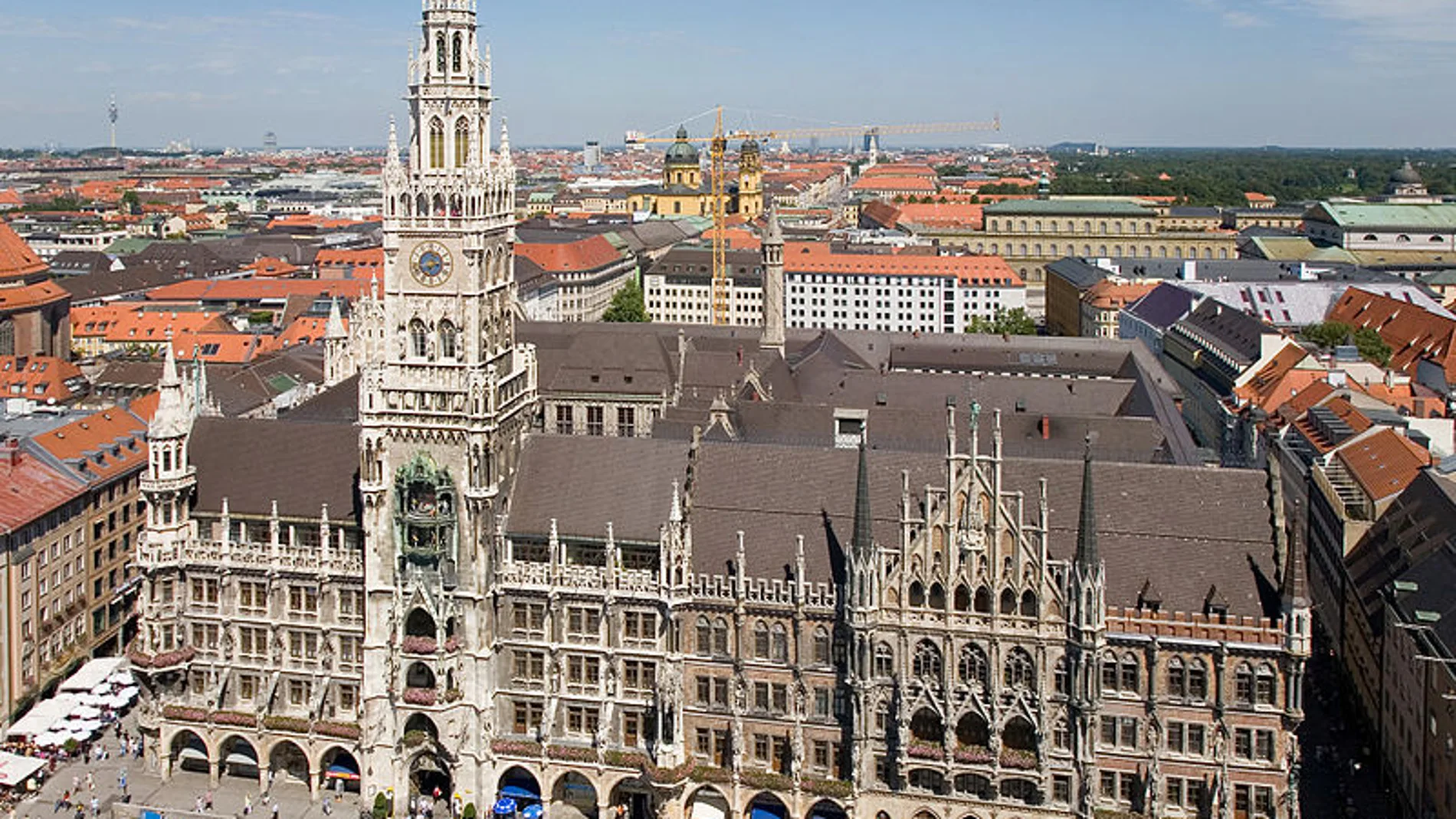 Vista de la Marienplatz con el Ayuntamiento de fondo