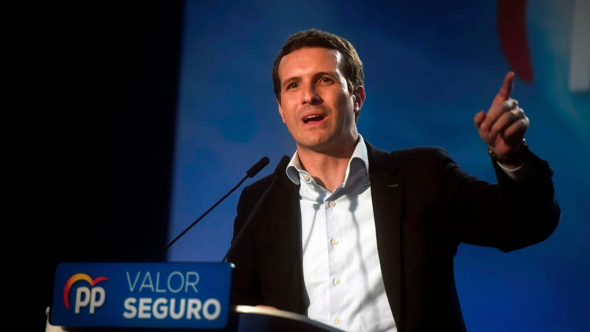 Casado obligará a todos los cargos electos a acatar con claridad la Constitución