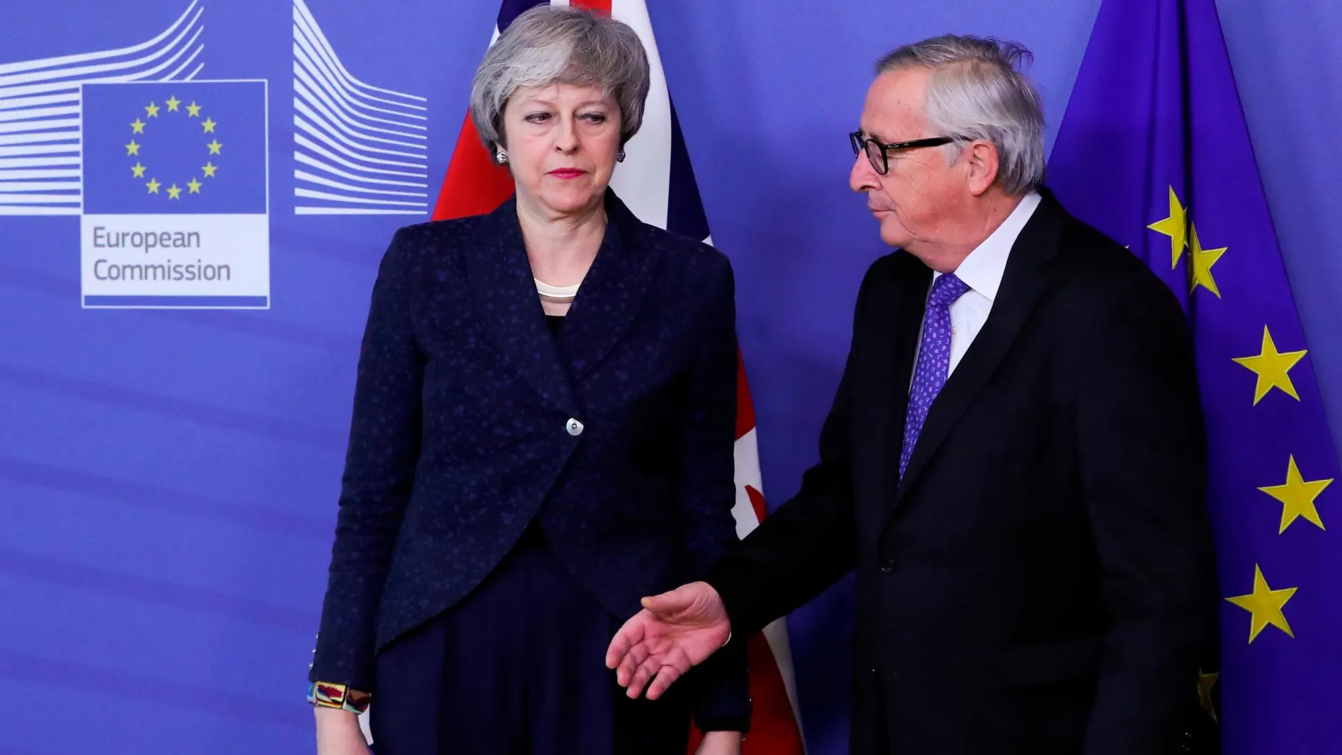 May y Juncker en la Comisión Europea