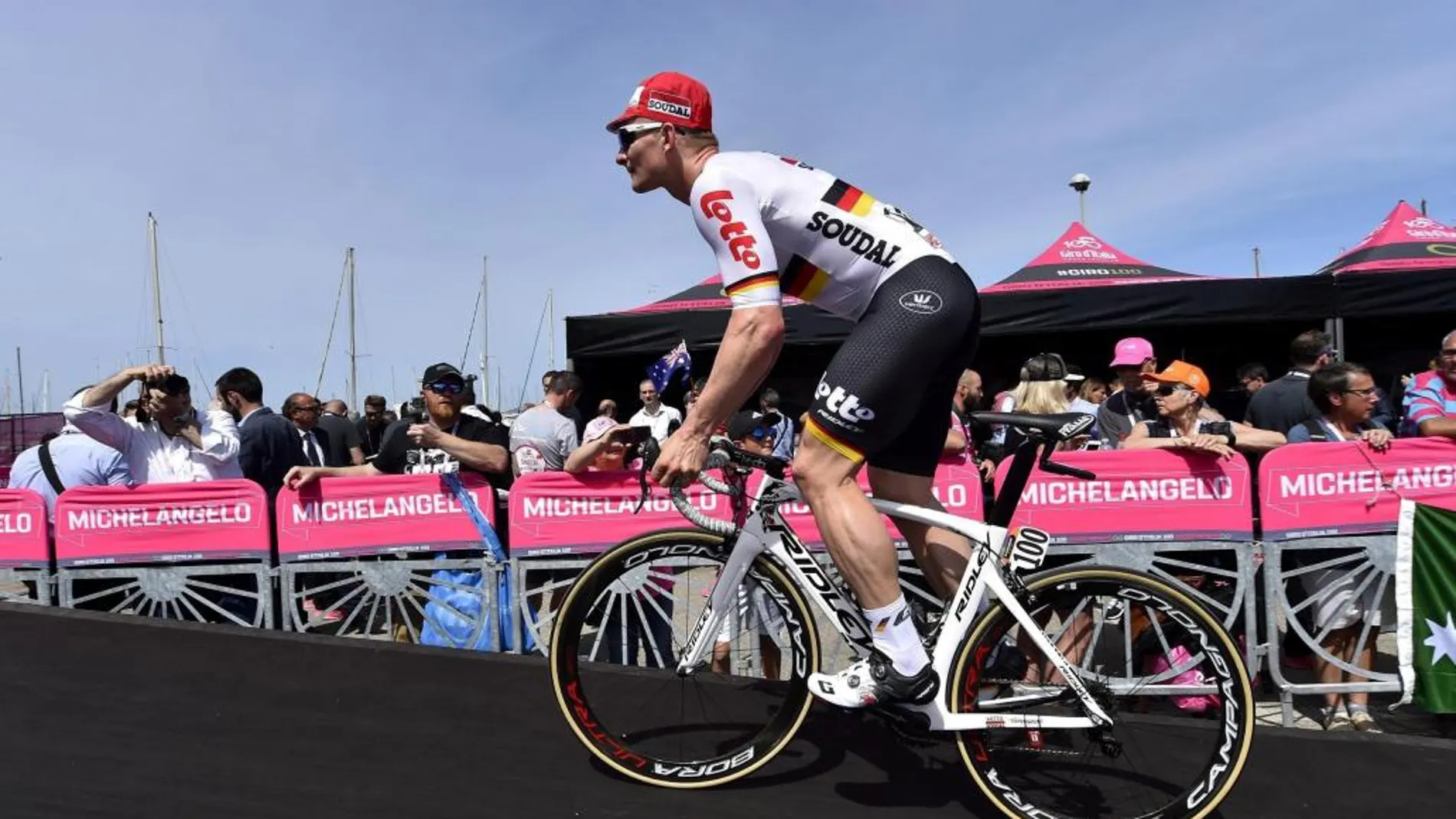 El ciclista alemán Andre Greipel del Lotto Soudal durante la primera etapa del Giro de Italia en Alghero