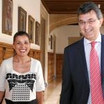 La presidenta de ATA, Soraya Mayo, junto con el presidente de la Diputación de León, Juan Martínez Majo