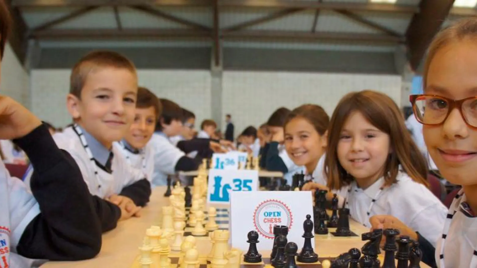 Algunos de los alumnos participantes en el torneo