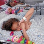 Una niña siria se recupera en un hospital israelí