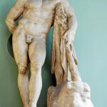 La estructura de yeso del «Hércules Farnese» le hace especialmente vulnerable. Foto: Cristina Bejarano
