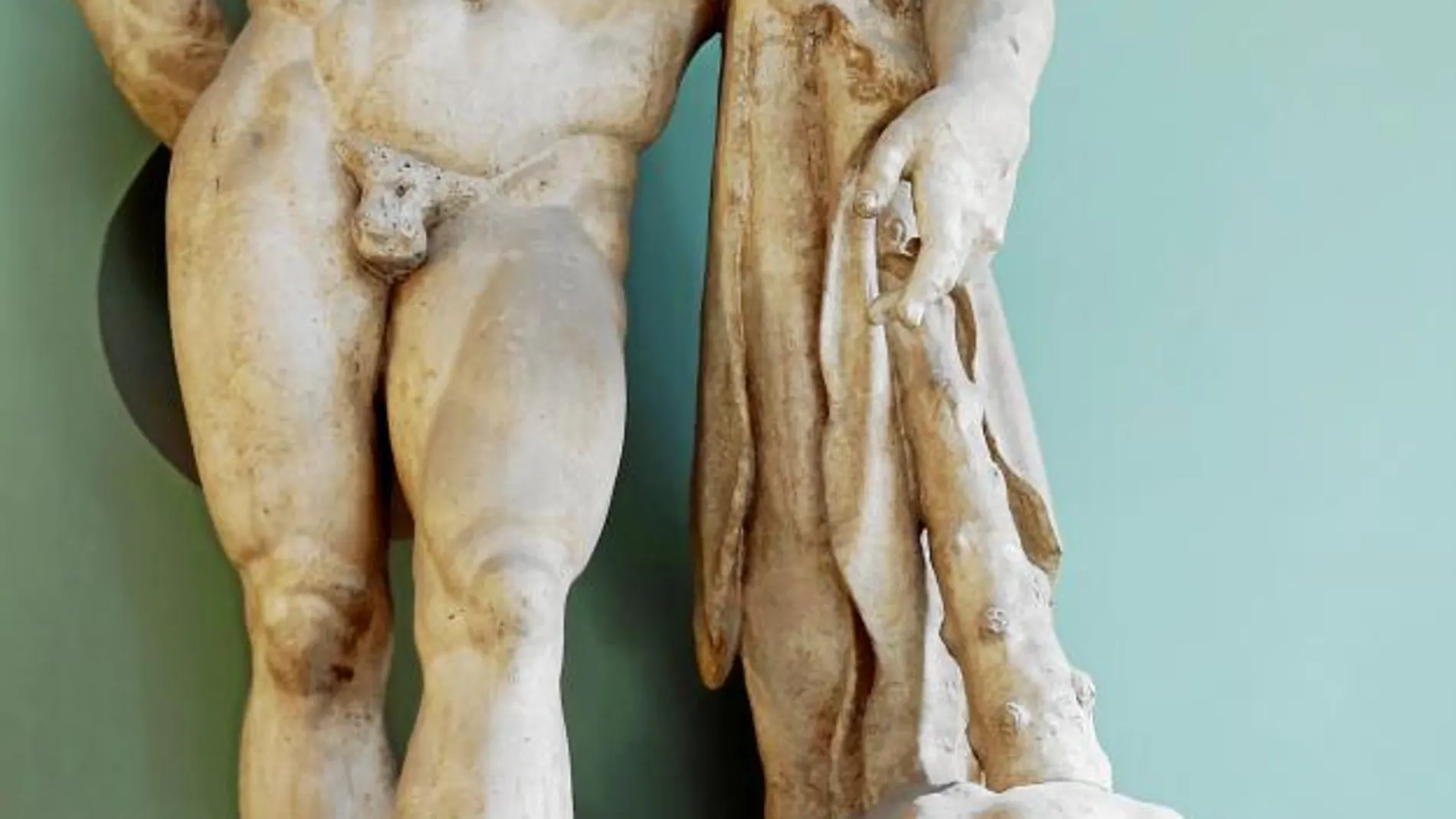 La estructura de yeso del «Hércules Farnese» le hace especialmente vulnerable. Foto: Cristina Bejarano