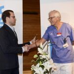 El príncipe Daniel anuncia el nacimiento de su segundo hijo junto al doctor Lennart Nordstrom
